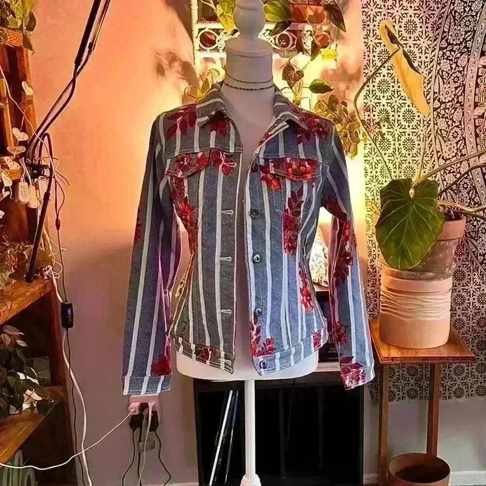 DG2 l Diane Gilman Denim Jacket with floral‎ and stripe l Size XS